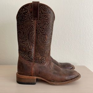 Shyanne brown leather cowgirl boots, size 8M